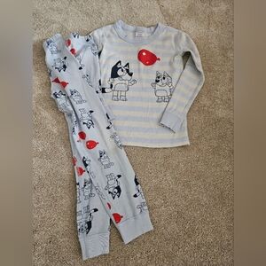 Hanna Andersson Bluey Pajamas, Size 5. Keepy Uppy